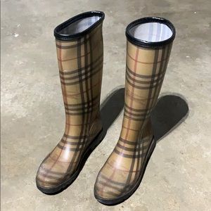 Burberry rain boots